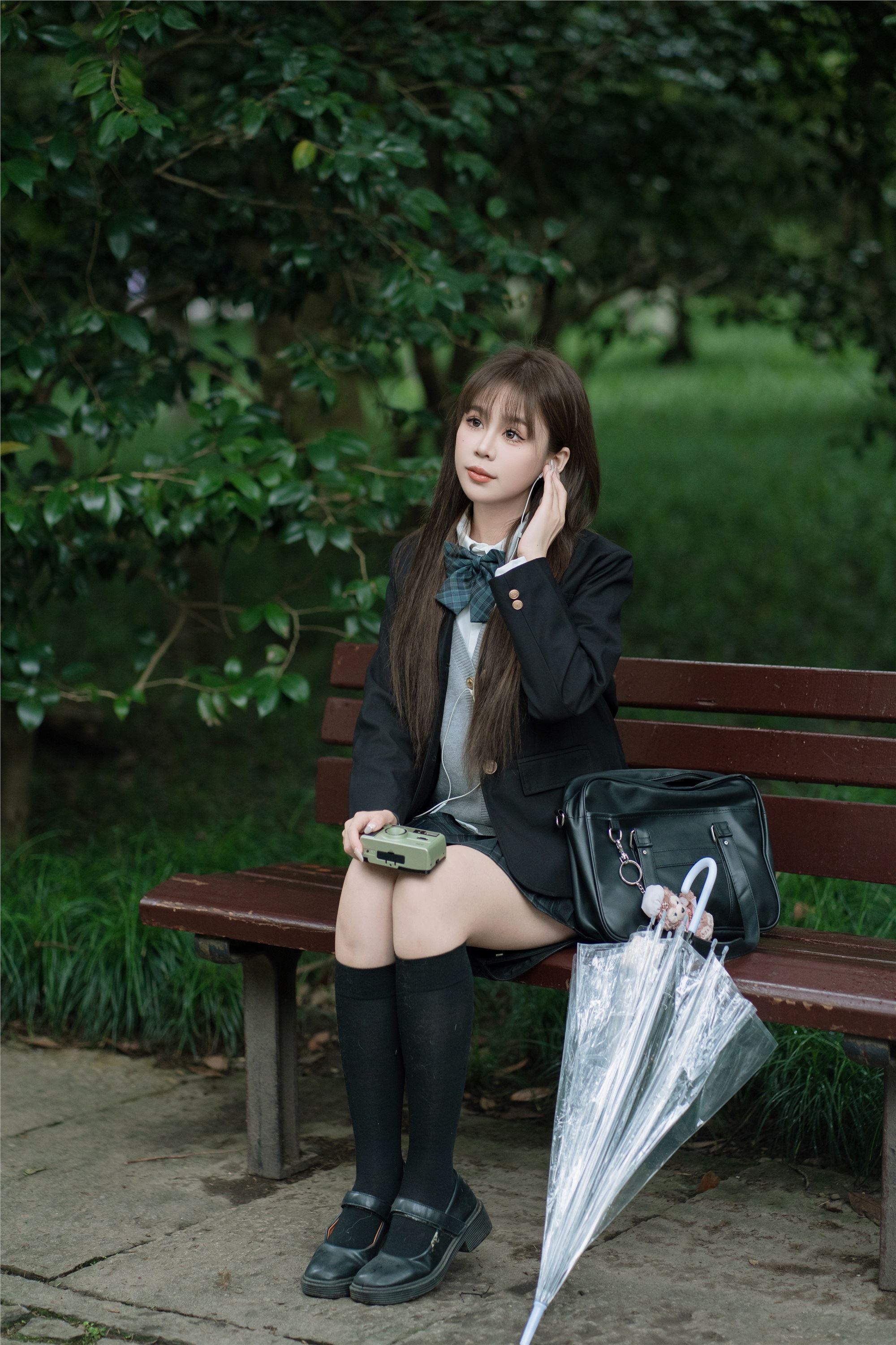 YITUYU艺图语 2025.01.05 深色jk 泡芙小方